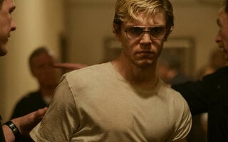 Dahmer: Um Canibal Americano | Série